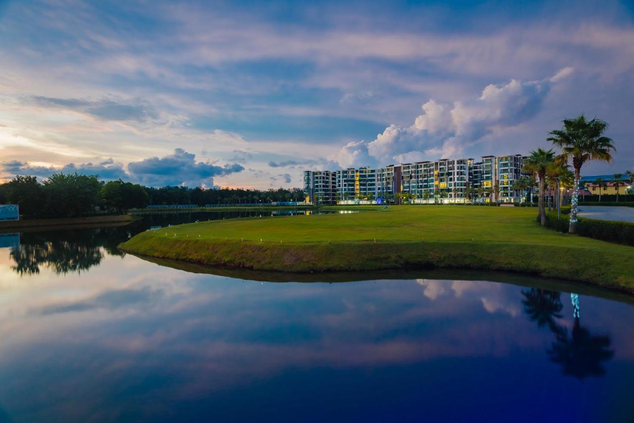 Wyndham Royal Lee Phuket Hotel Nai Yang Exterior photo