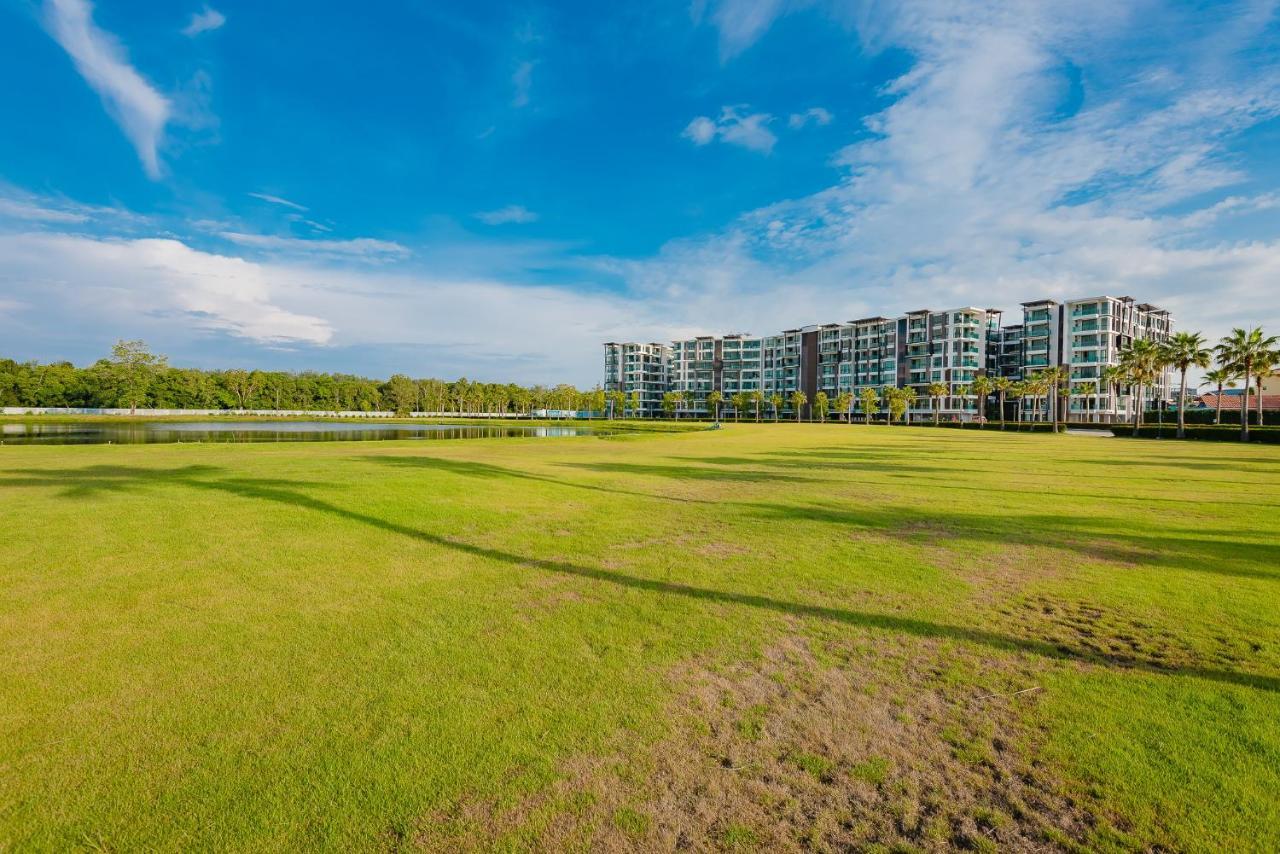 Wyndham Royal Lee Phuket Hotel Nai Yang Exterior photo