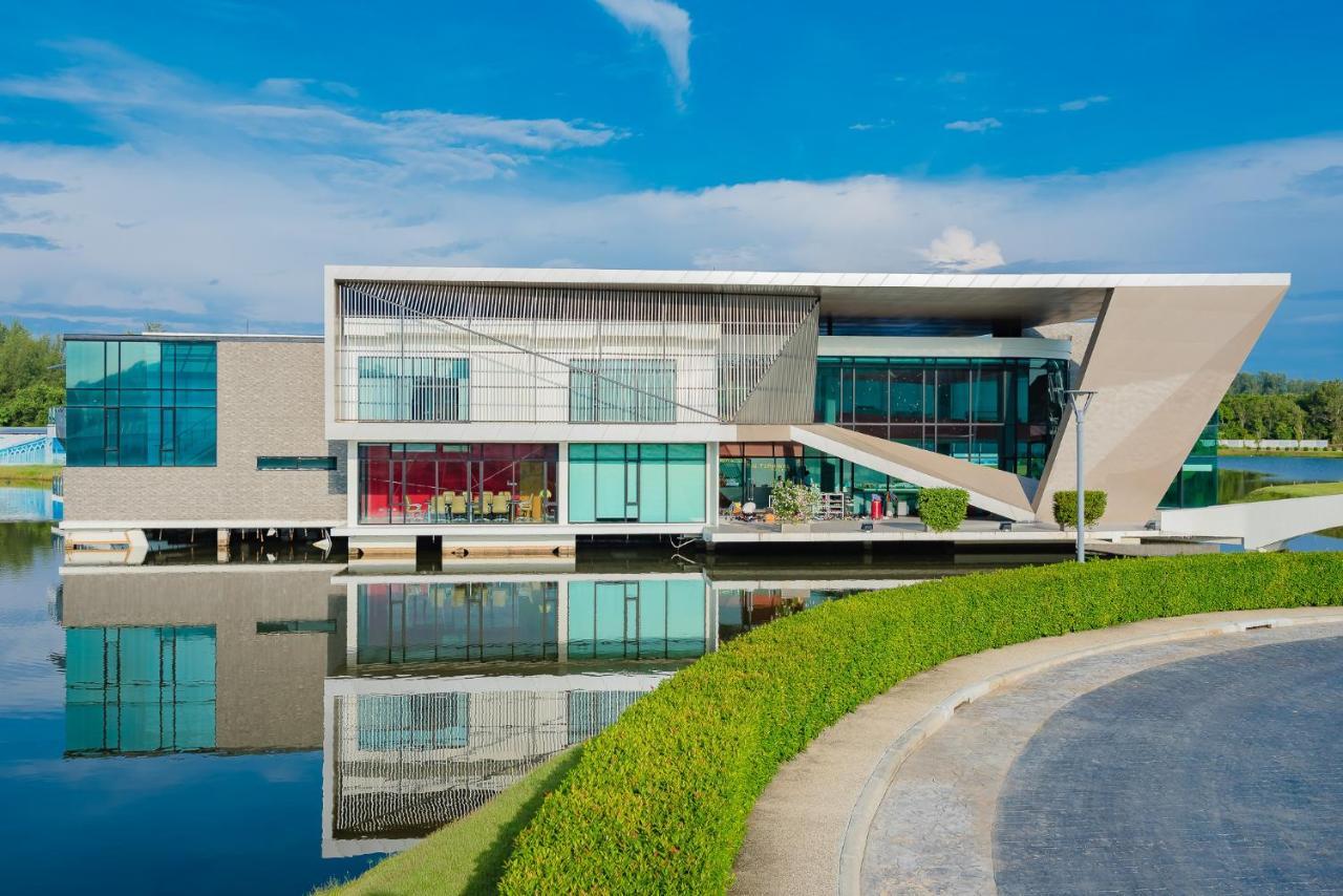 Wyndham Royal Lee Phuket Hotel Nai Yang Exterior photo