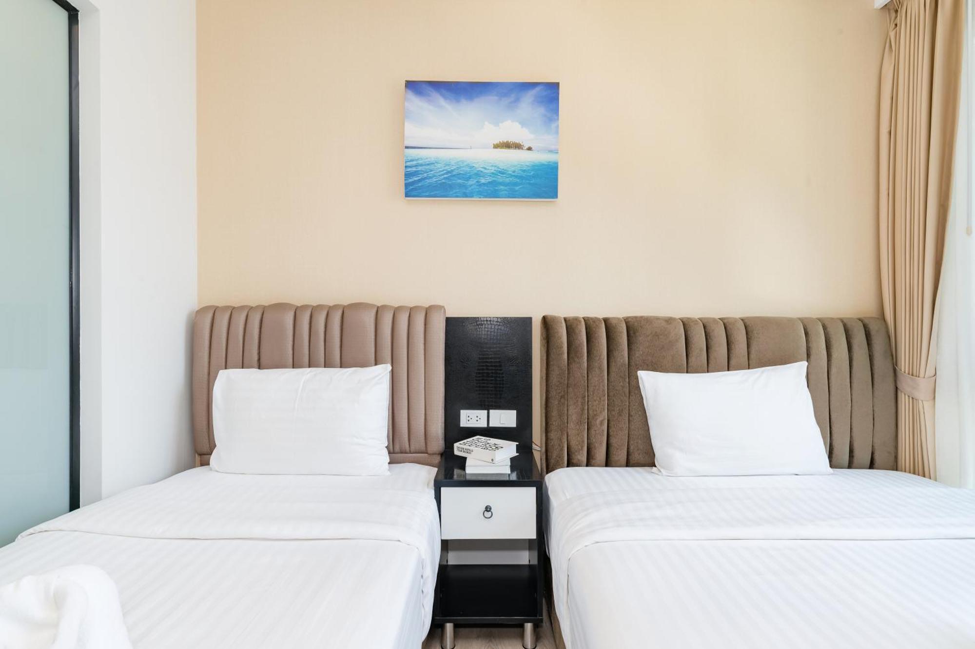 Wyndham Royal Lee Phuket Hotel Nai Yang Exterior photo