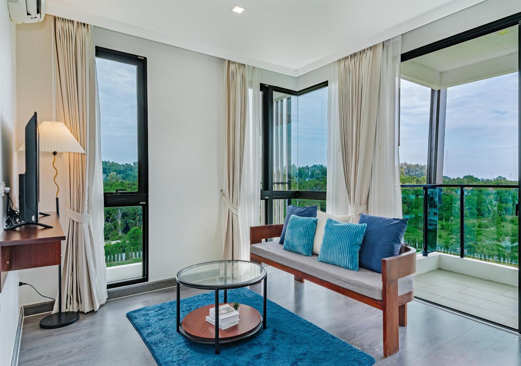 Wyndham Royal Lee Phuket Hotel Nai Yang Exterior photo