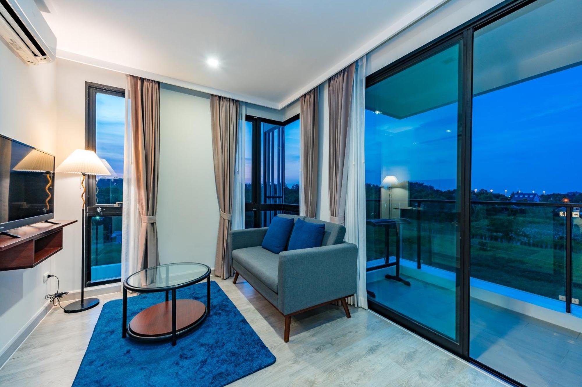 Wyndham Royal Lee Phuket Hotel Nai Yang Exterior photo